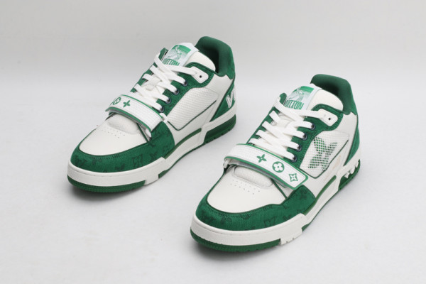 l**is V*t*n trainer sneaker