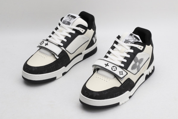 l**is V*t*n trainer sneaker