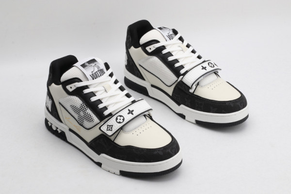 l**is V*t*n trainer sneaker