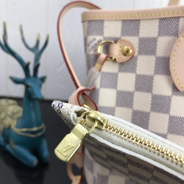l**is V*t*n neverfull pm