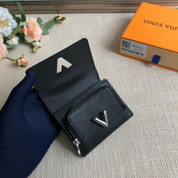 l**is V*t*n twist wallet