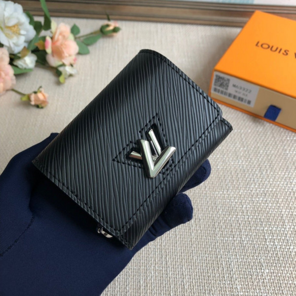 l**is V*t*n twist wallet
