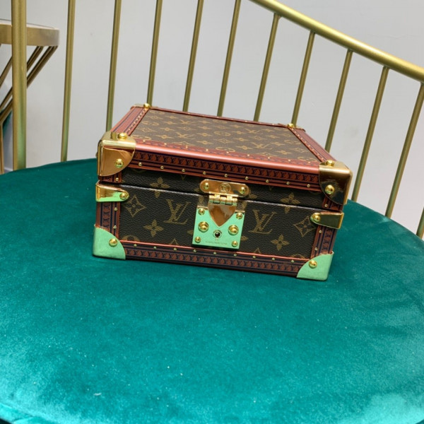l**is V*t*n jewelry box
