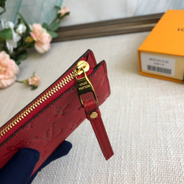 l**is V*t*n zipped card holder