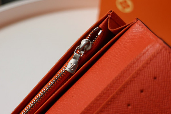 l**is V*t*n brazza wallet