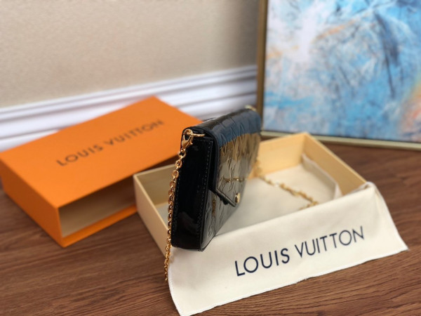 l**is V*t*n pochette fÉlicie