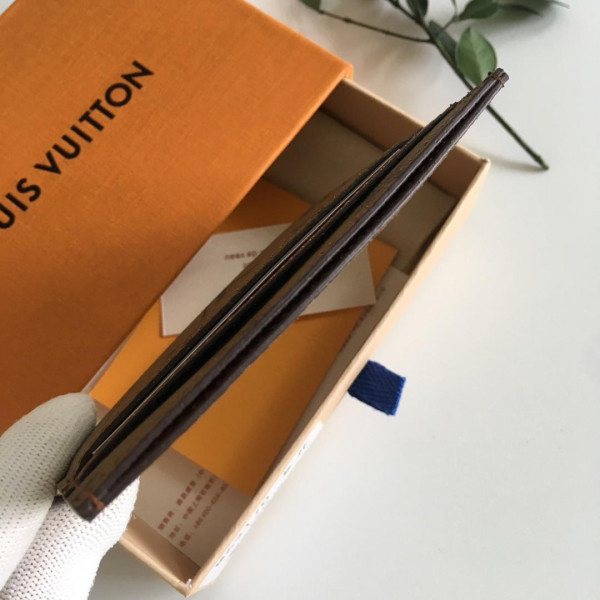l**is V*t*n bandouliere 50double card holder