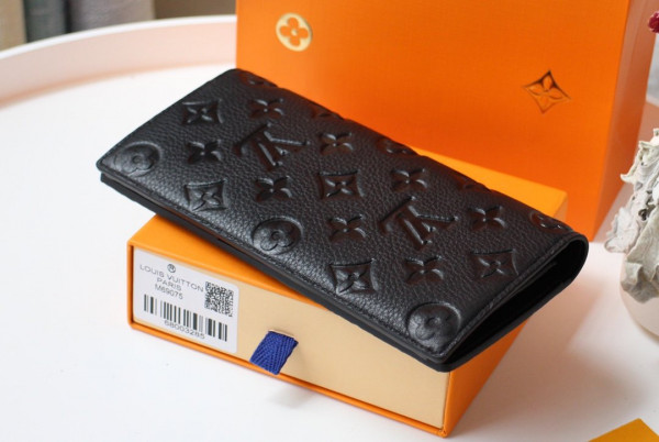 l**is V*t*n brazza wallet
