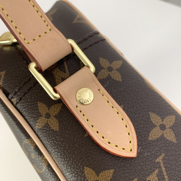 l**is V*t*n messenger bag