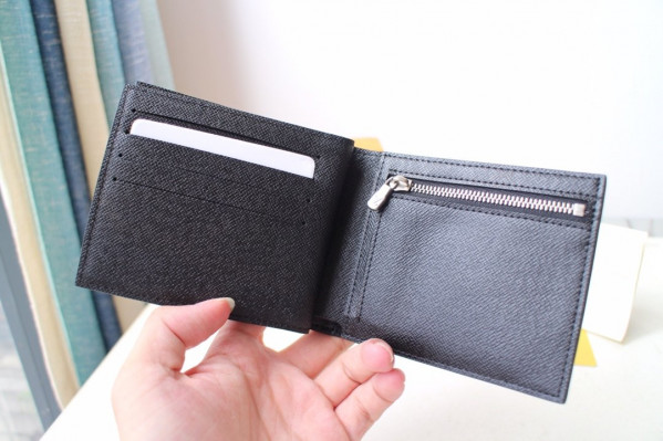 l**is V*t*n amerigo wallet