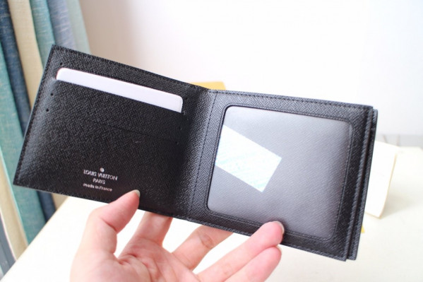 l**is V*t*n amerigo wallet