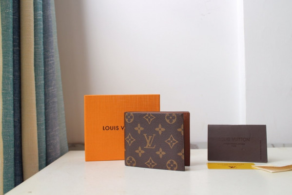 l**is V*t*n amerigo wallet