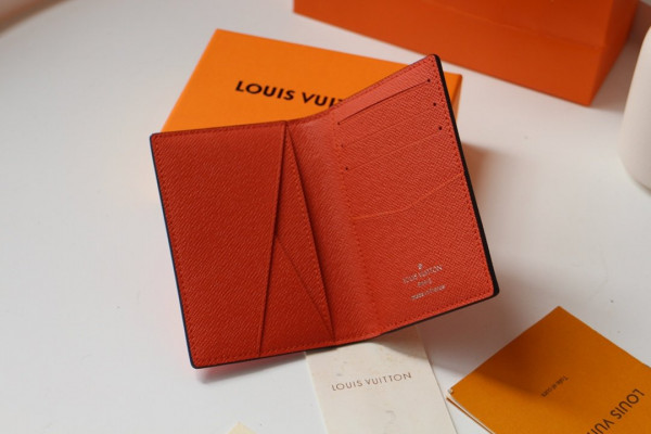 l**is V*t*n pocket organizer