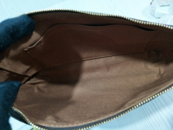 l**is V*t*n pochette accessoires