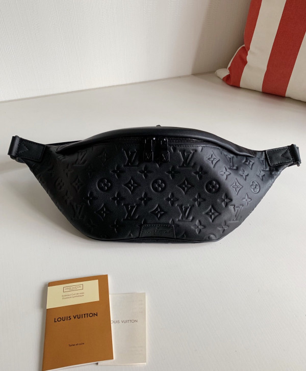 l**is V*t*n discovery bumbag