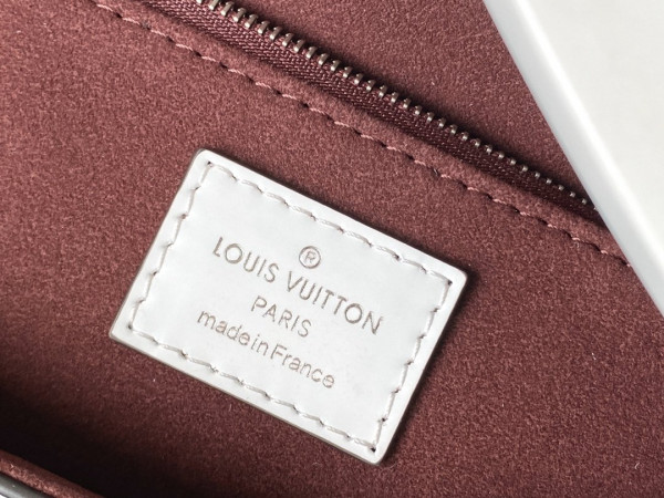 l**is V*t*n pochette grenelle