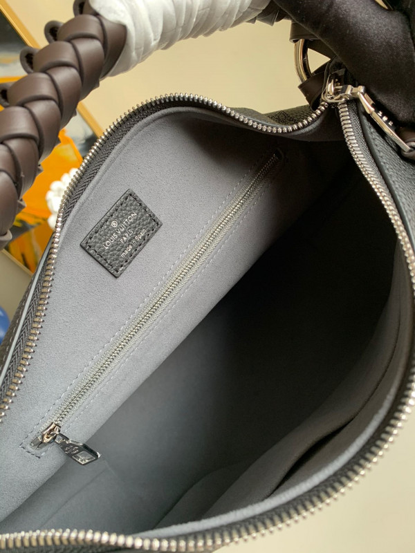 l**is V*t*n beaubourg hobo mm