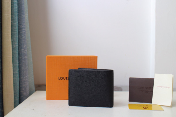 l**is V*t*n amerigo wallet