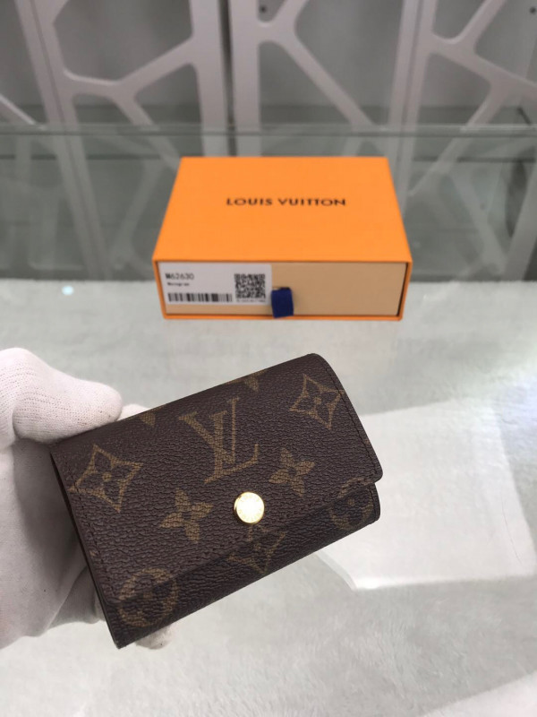 l**is V*t*n 6 key holder
