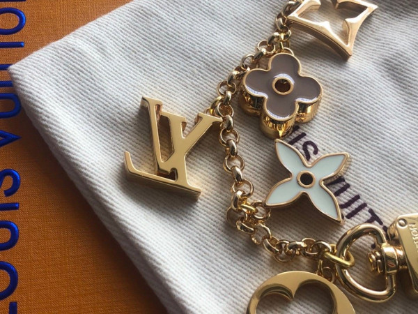 l**is V*t*n fleur de monogram bag charm chain