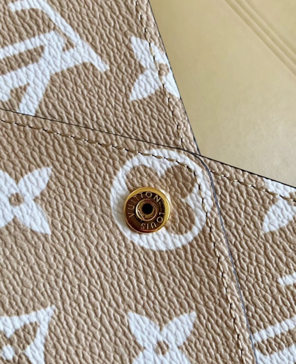 l**is V*t*n pochette kirigami