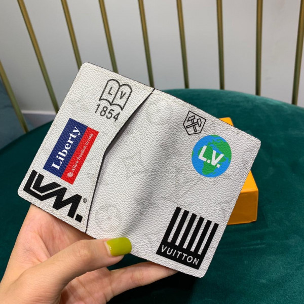 l**is V*t*n pocket organizer
