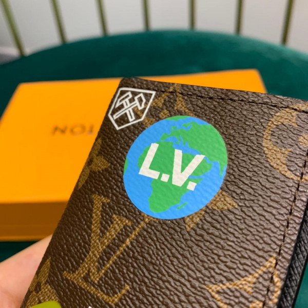 l**is V*t*n pocket organizer