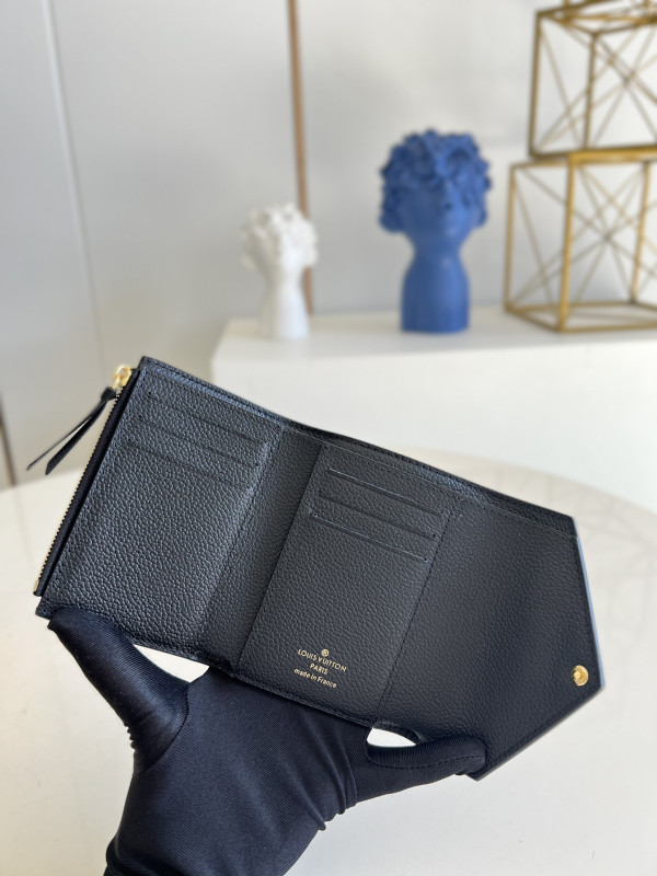 l**is V*t*n victorine wallet