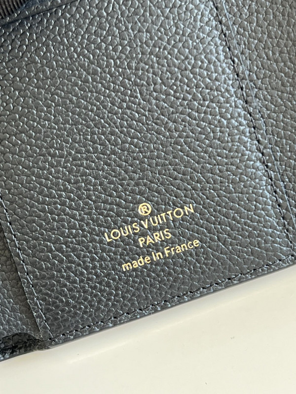 l**is V*t*n victorine wallet