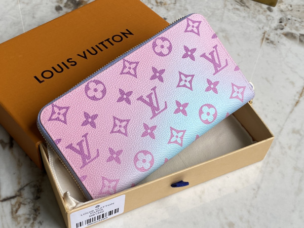 l**is V*t*n zippy wallet