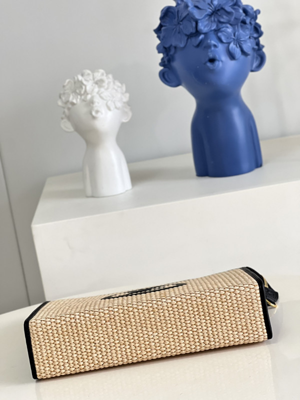 l**is V*t*n toiletry pouch on chain