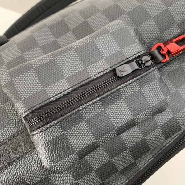 l**is V*t*n utility backpack