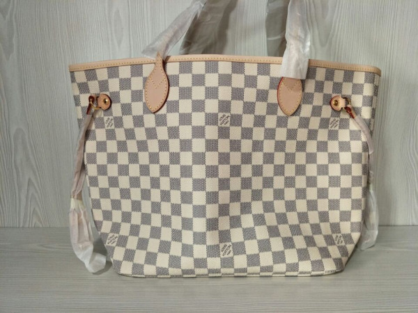 l**is V*t*n neverfull mm