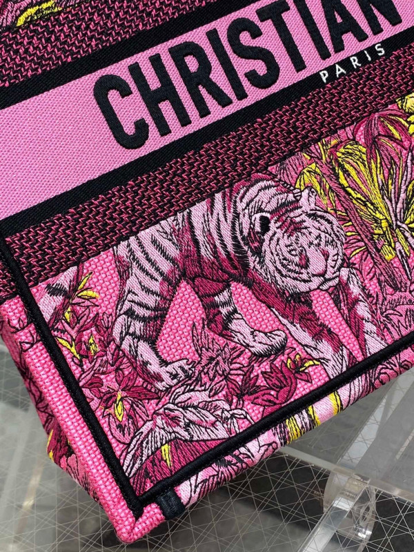 D*or book tote