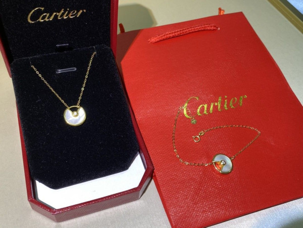 CARTIER Amulet Necklace