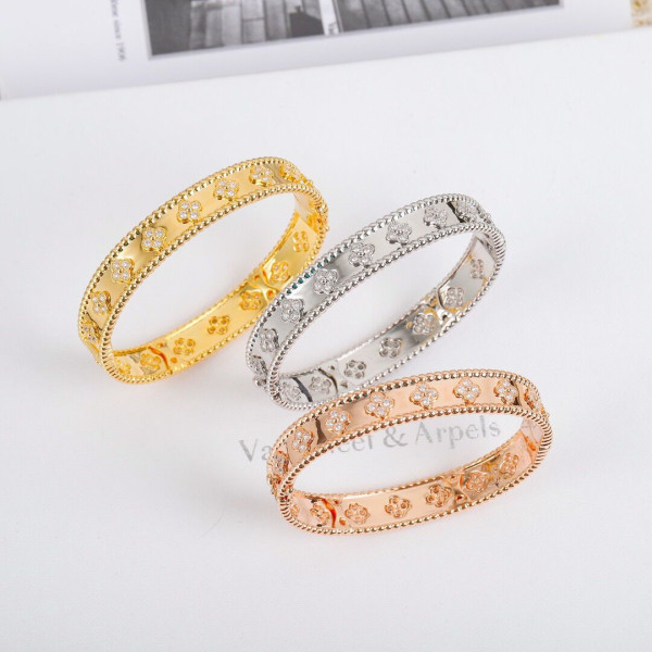 Van Cleef & Arpels Perlée BRACELET