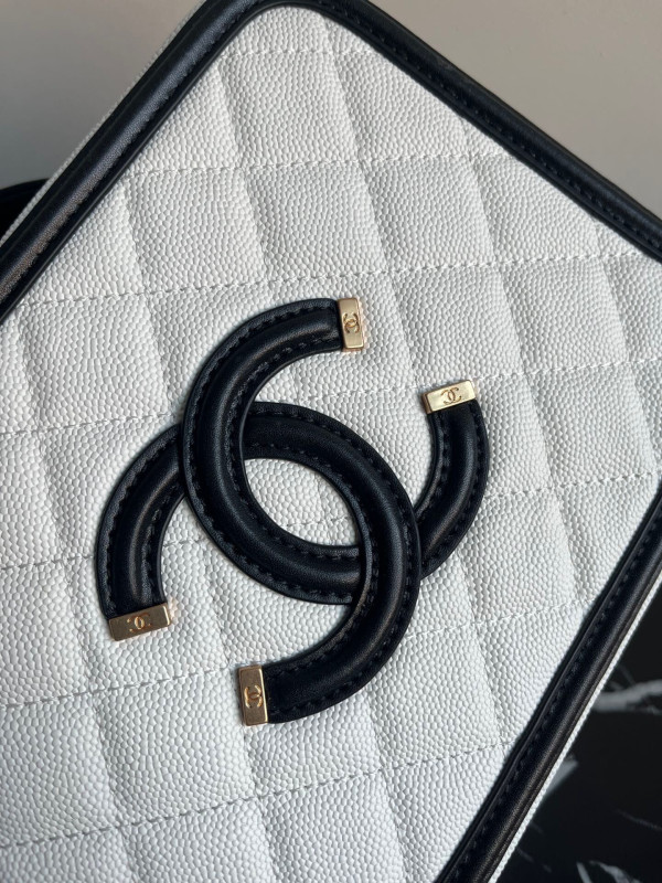CL VANITY CASE