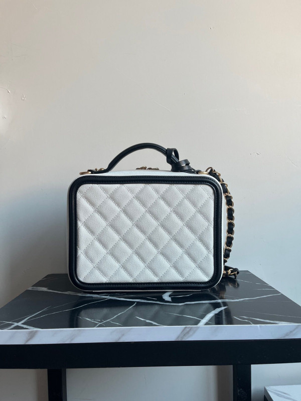 CL VANITY CASE