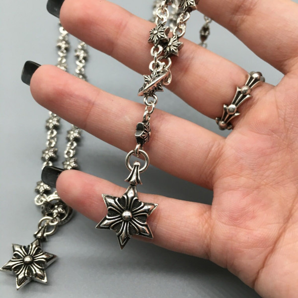 Ch*0me He**ts necklace