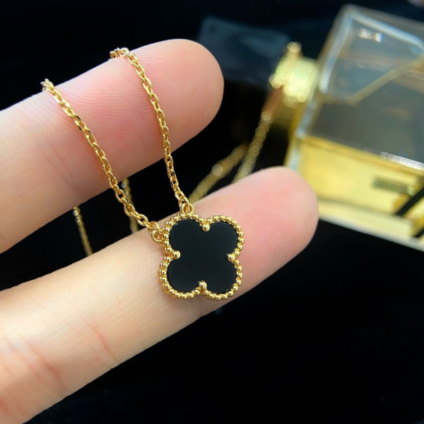 Van Cleef & Arpels Perlée NECKLACE
