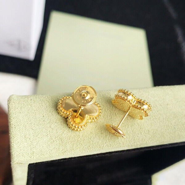 Van Cleef & Arpels Perlée EARRINGS