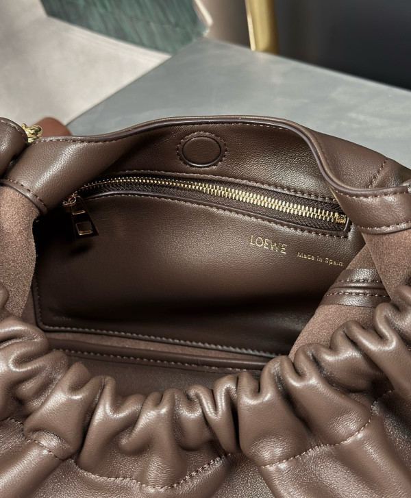 LOEWE Small Squeeze bag in nappa lambskin-24*29*10.5cm