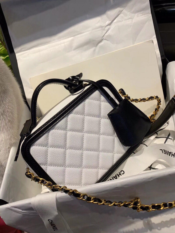 CL VANITY CASE