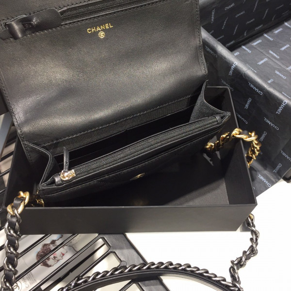 CL CHAIN WALLET
