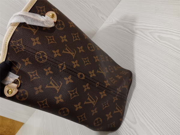 l**is V*t*n neverfull mm
