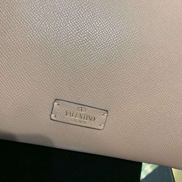 VALENTINO SMALL VSLING GRAINY CALFSKIN HANDBAG