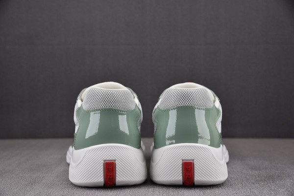 Pra*a sneaker
