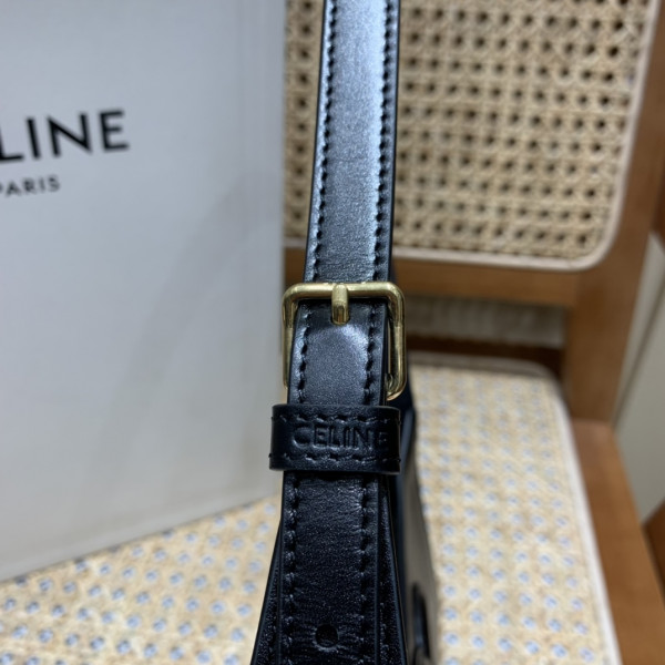 Ce**e shoulder bag cuir triomphe