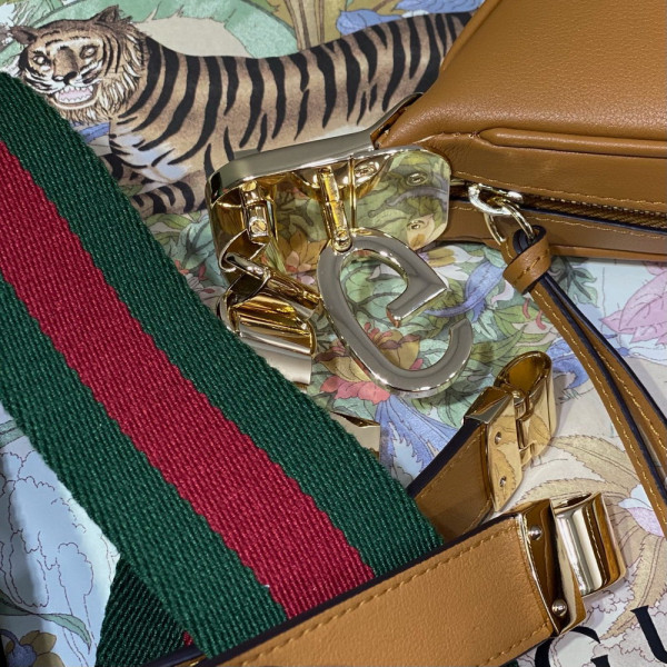 G*u*i attache large shoulder bag