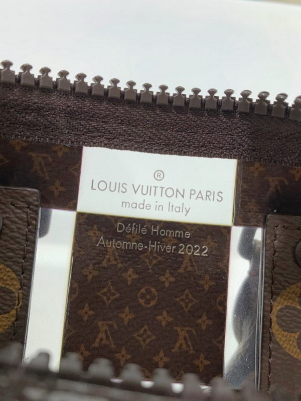l**is V*t*n keepall bandouliÈre 25